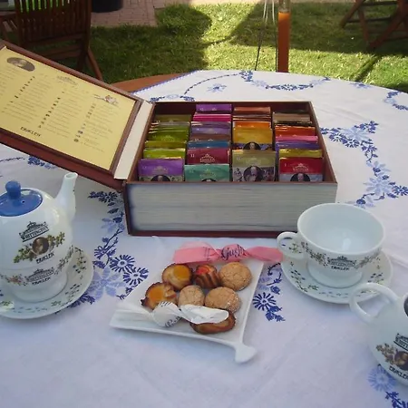 Lanita Couette-café